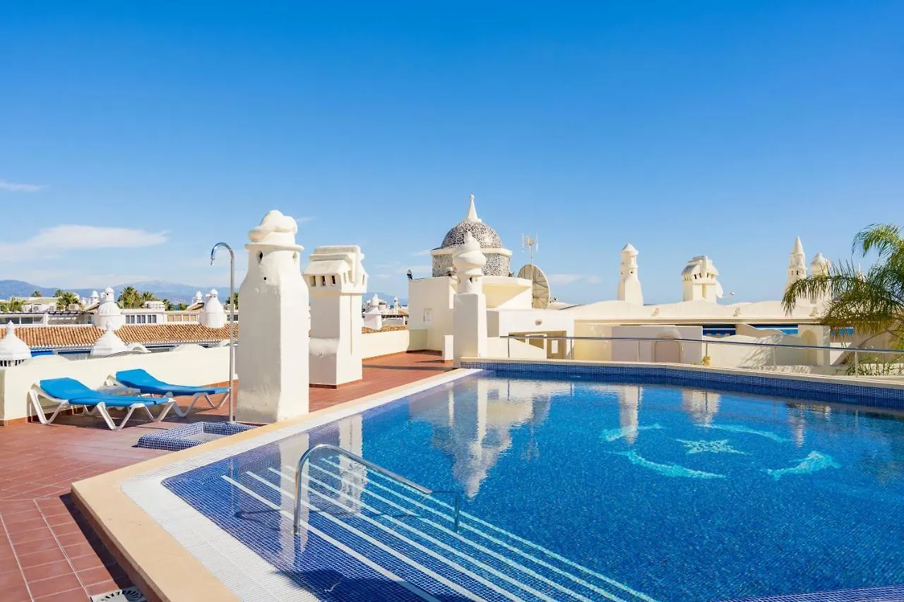 Malaga Puerto Benalmadena: Seaside Apartment with Pool and Marina Views